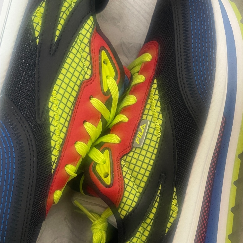 Men's FILA Renno Black, Prince Blue, Neon Green, & Red Shoes NIB! NEW! Sizes 9